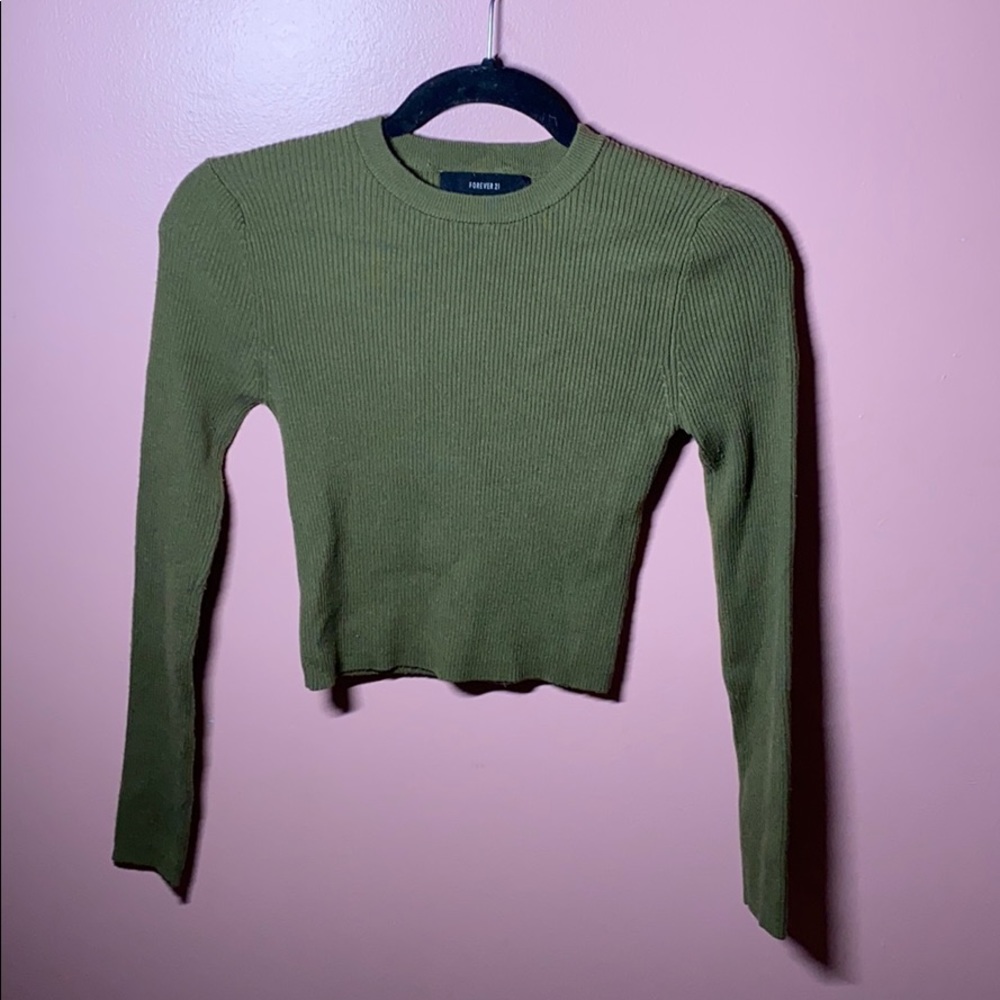 Long sleeve green crop top